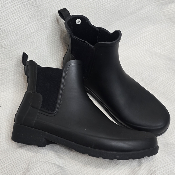 Hunter Women's Black Chelsea Boots - Picture 1 of 5